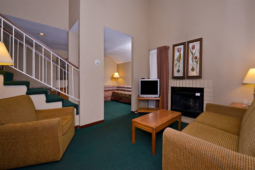 Mainstay Suites Springfield South - Battlefield Rd Exterior photo